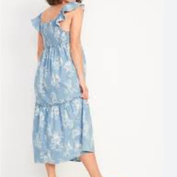 Old Navy Dresses & Skirts - Floral Chambray Flutter-Sleeve.